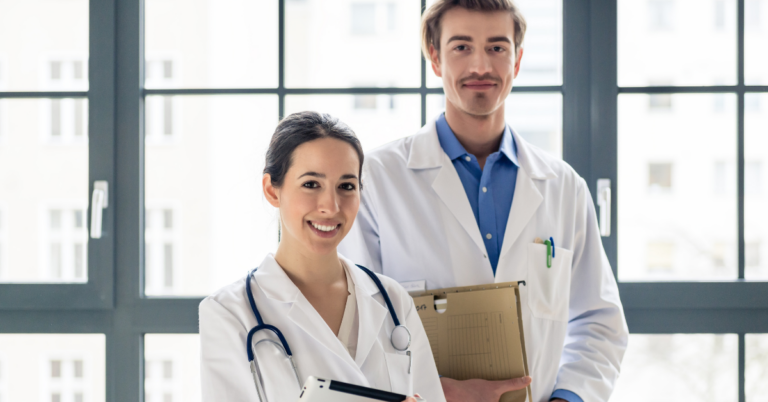 Locum Tenens Physician vs Permanent Placement: Weighing the Pros and Cons